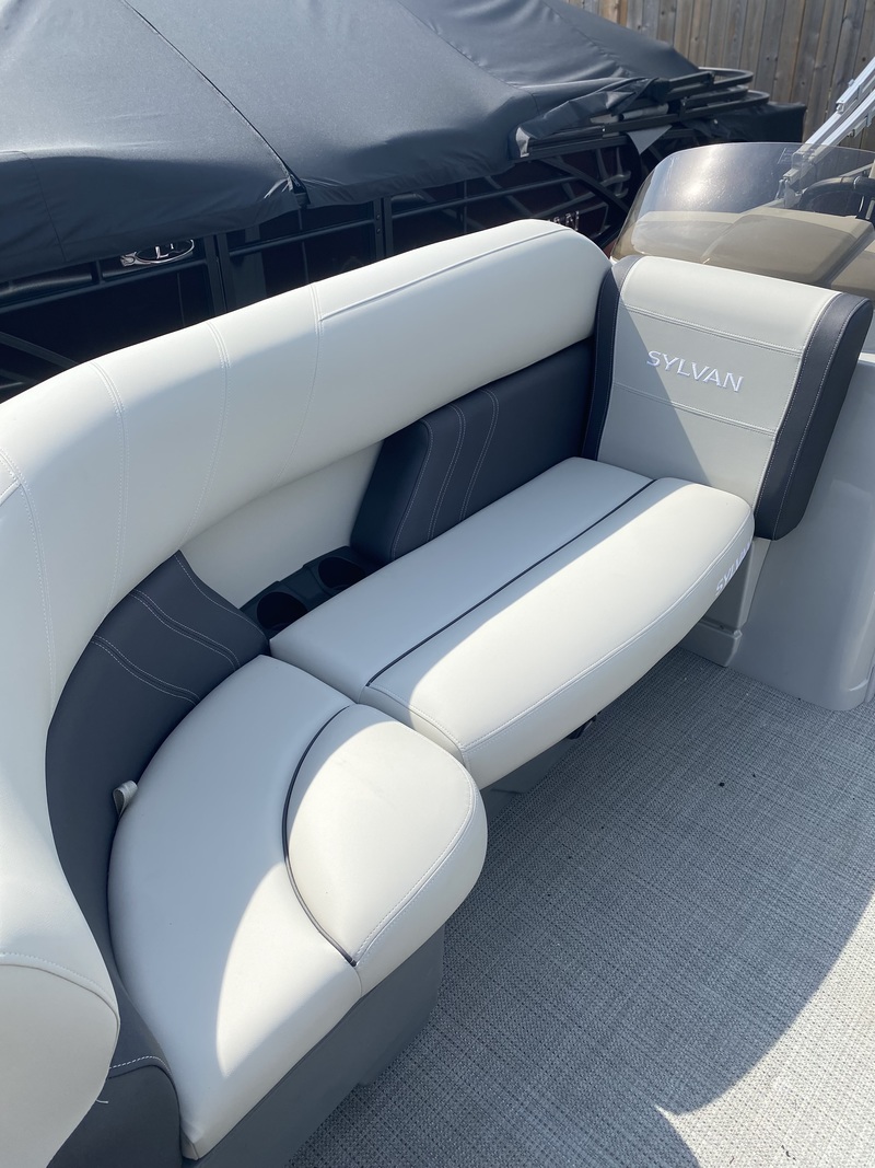 Boats  2025 Sylvan Mirage 820 Cruise  Photo