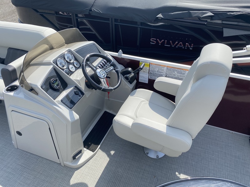 Boats  2025 Sylvan Mirage 820 Cruise  Photo