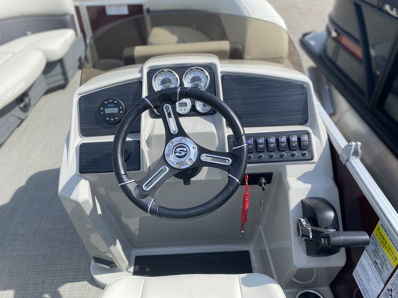 Boats  2025 Sylvan Mirage 820 Cruise  Photo