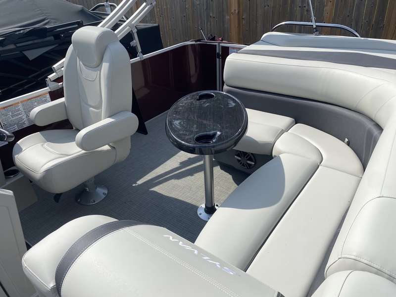 Boats  2025 Sylvan Mirage 820 Cruise  Photo