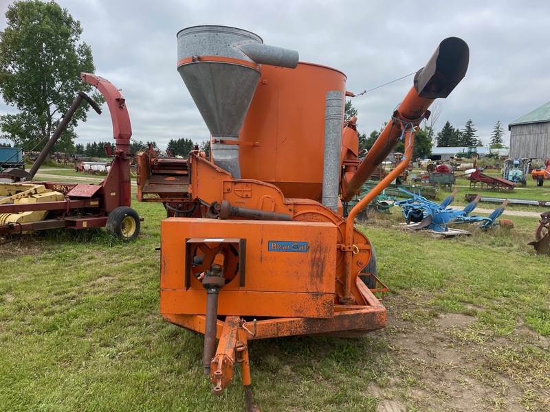 Grain Handling  Bearcat 950 Mixmill Hammermill Photo