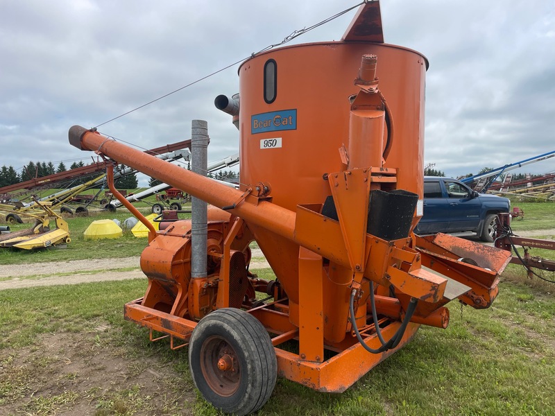 Grain Handling  Bearcat 950 Mixmill Hammermill Photo