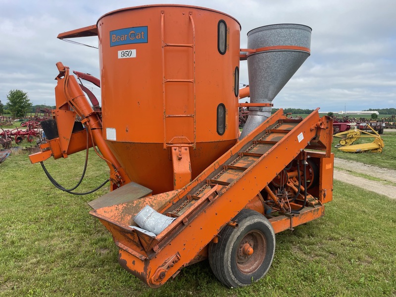 Grain Handling  Bearcat 950 Mixmill Hammermill Photo