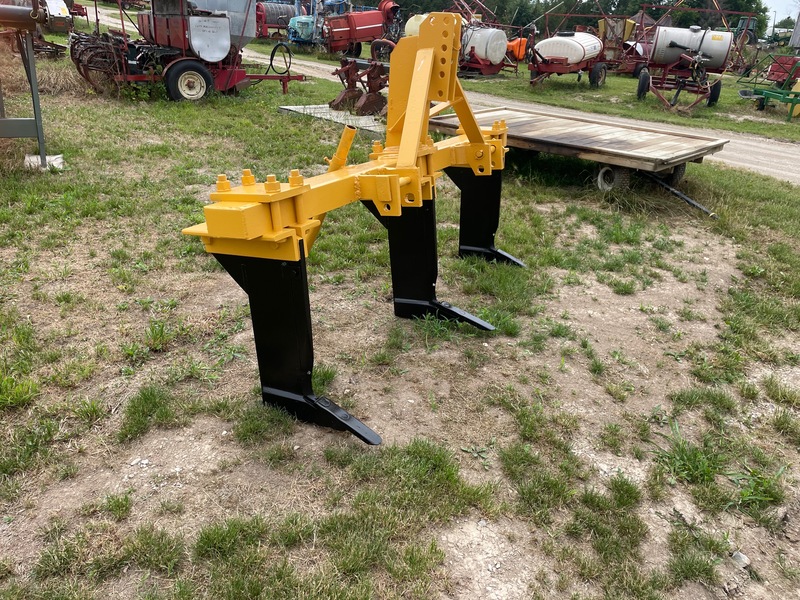 Tillage - Plows  Taylorway 3 Shank Ripper | 3 Point Hitch Photo