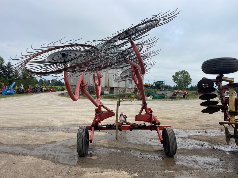 Hay/Forage/Livestock  Befco 10 Wheel Hydraulic Fold Rake Photo