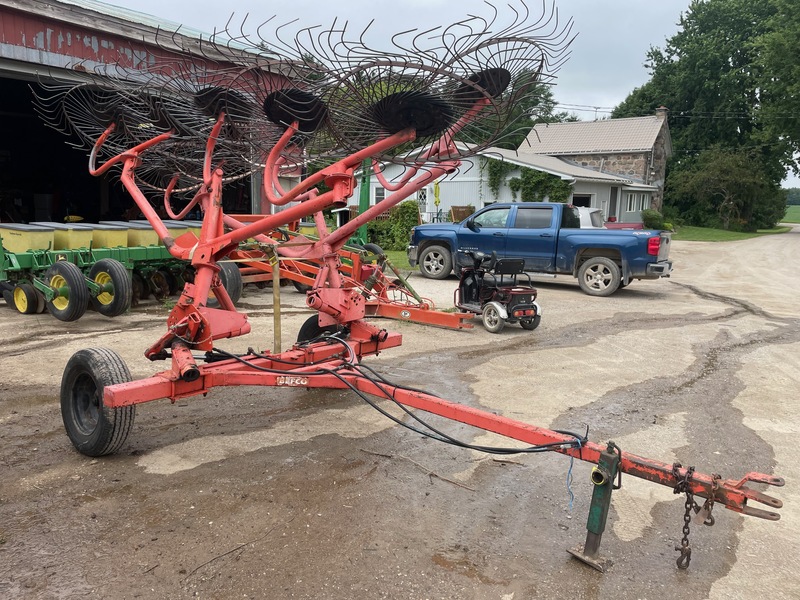 Hay/Forage/Livestock  Befco 10 Wheel Hydraulic Fold Rake Photo