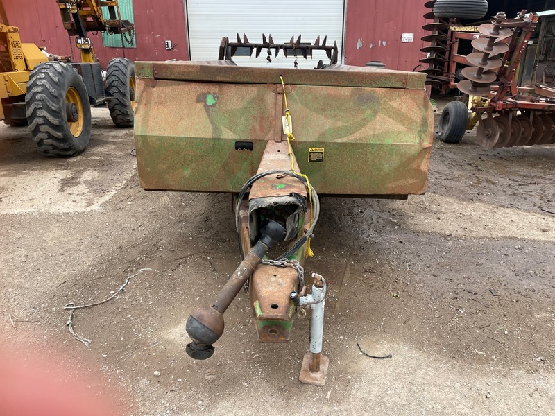 Manure Equipment  John Deere 680 Tandem Manure Spreader - Double Beater Photo