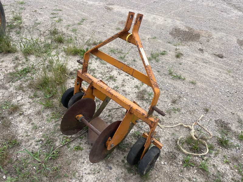 Tillage - Other  Sod-Garlic Lifter - 3 Point Hitch Photo