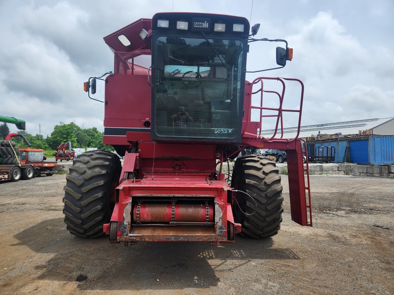 Combines & Harvesting Equipment  Case IH 1680 Combine  Photo