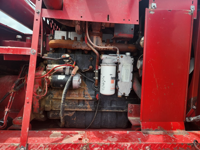 Combines & Harvesting Equipment  Case IH 1680 Combine  Photo