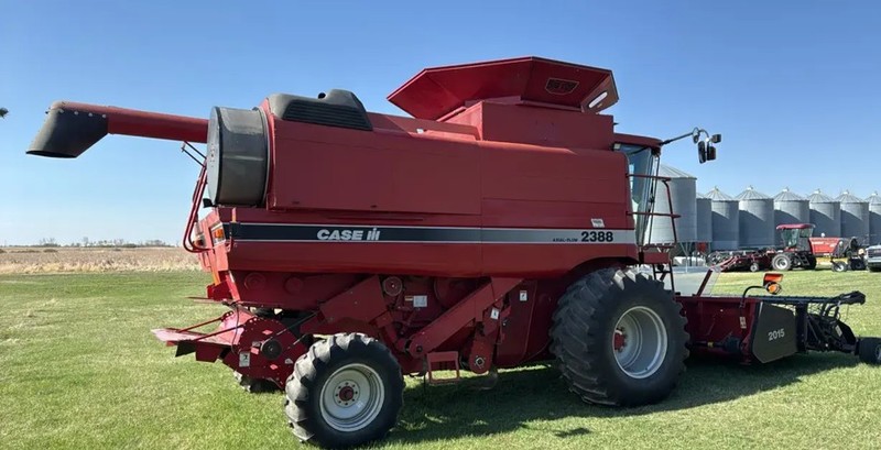 Case IH 2388 Combine  