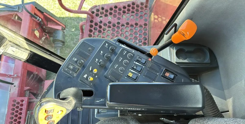 Combines & Harvesting Equipment  Case IH 2388 Combine   Photo
