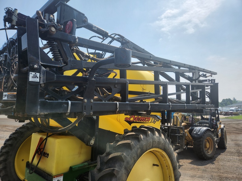 Sprayers  Demco 1250 Pulltype Sprayer  Photo
