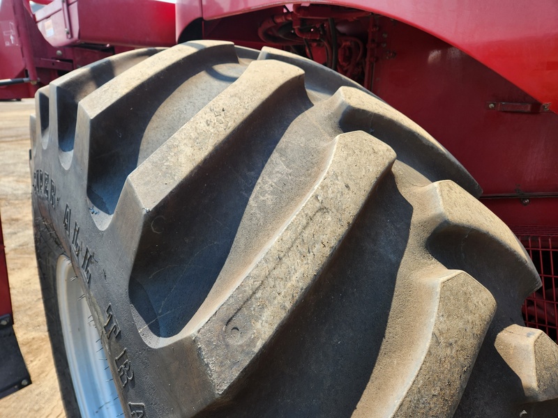 Combines & Harvesting Equipment  Case IH 2388 Combine   Photo