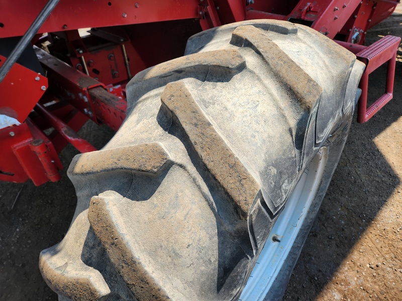 Combines & Harvesting Equipment  Case IH 2388 Combine   Photo