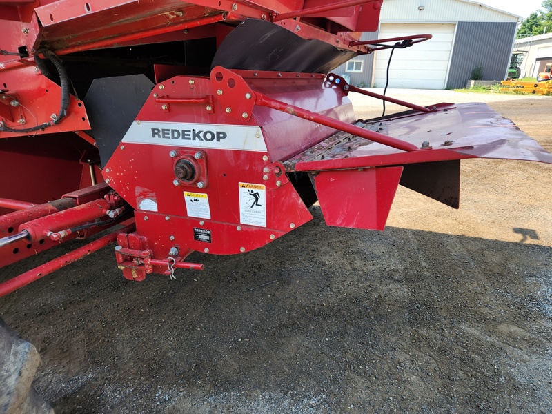 Combines & Harvesting Equipment  Case IH 2388 Combine   Photo