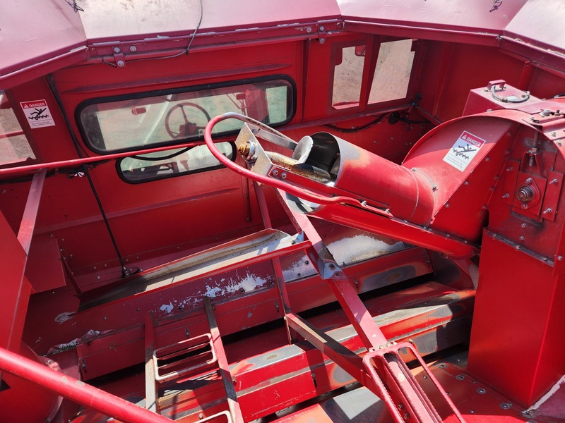 Combines & Harvesting Equipment  Case IH 2388 Combine   Photo