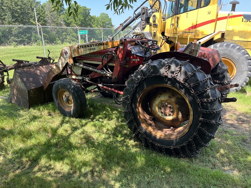 International 444 Tractor Loader 