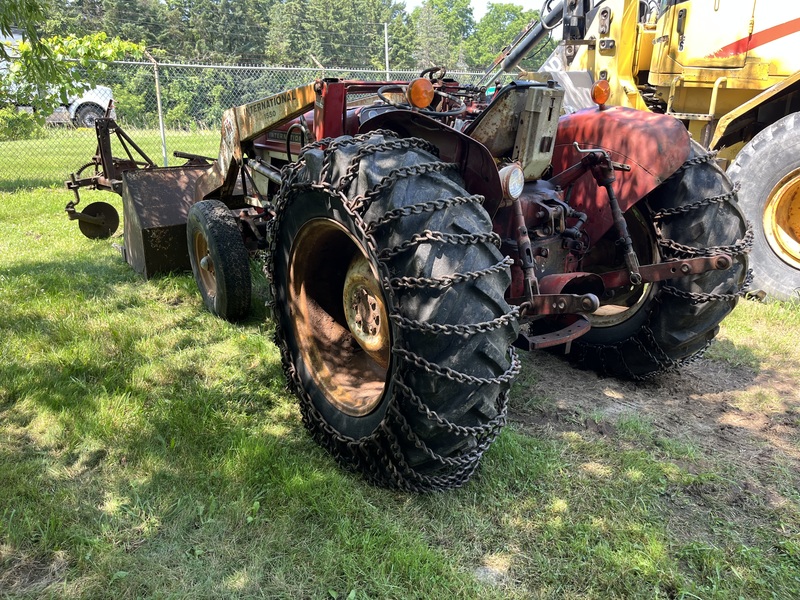 International 444 Tractor Loader 