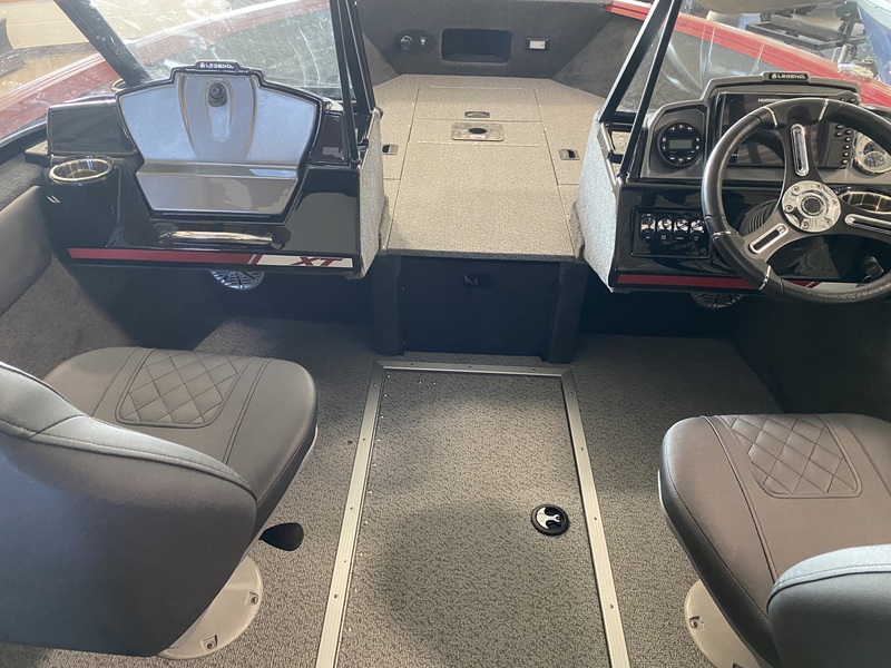 Boats  2025 Legend 17XT  Photo