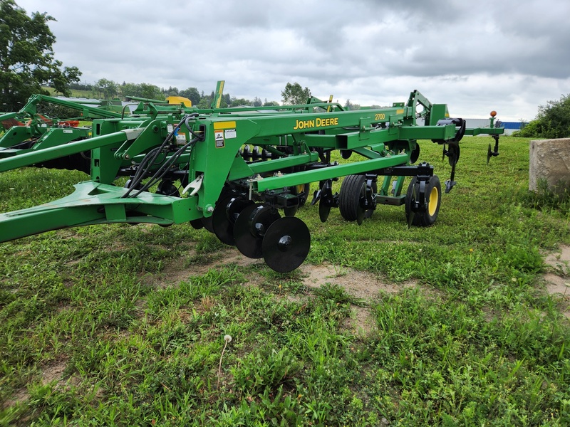 John Deere 2700 Disc Ripper