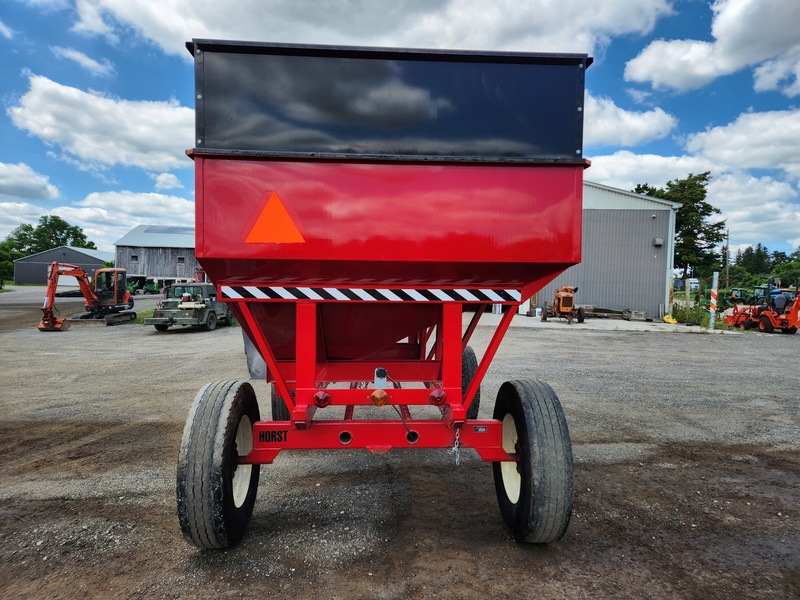 Wagons and Buggies  Bruns 400 Gravity Wagon  Photo