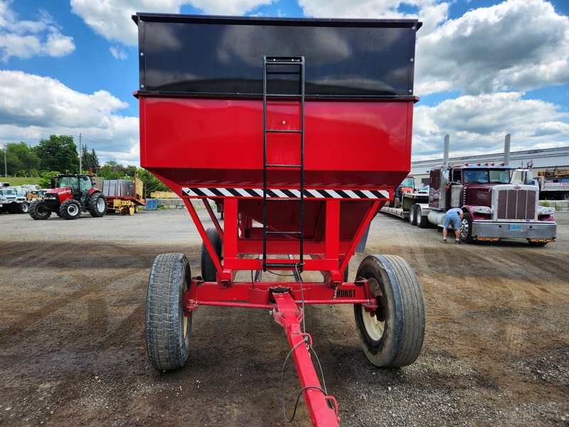 Wagons and Buggies  Bruns 400 Gravity Wagon  Photo