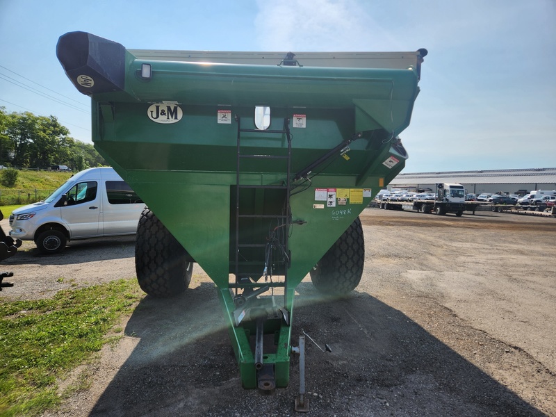Grain Cart  J&M 875 Grain Cart Photo