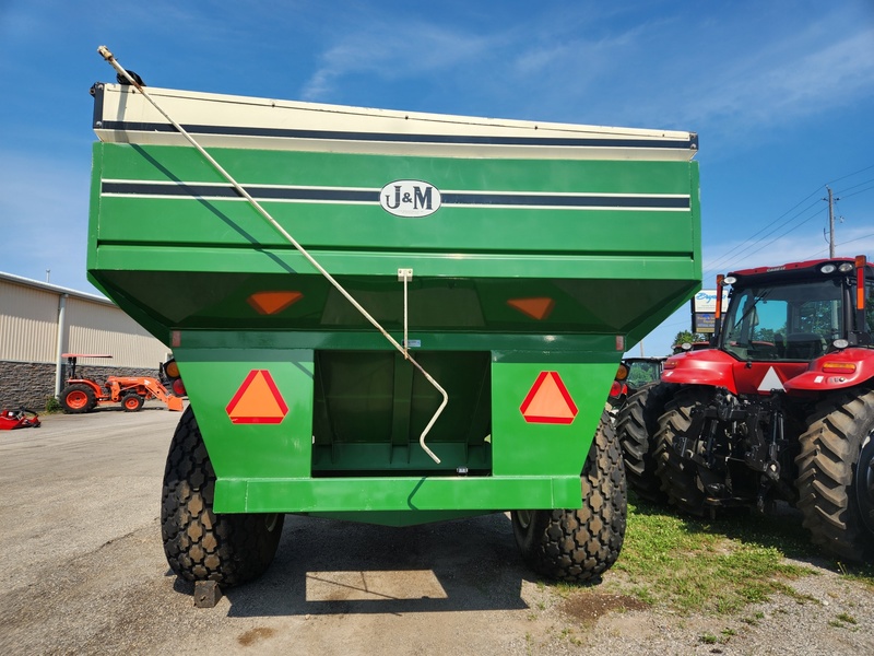 Grain Cart  J&M 875 Grain Cart Photo