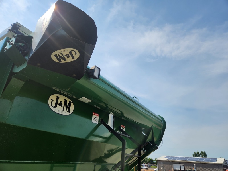 Grain Cart  J&M 875 Grain Cart Photo