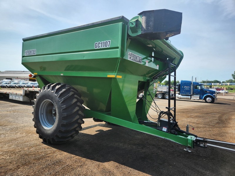 Grain Cart  Frontier GC1107 Grain Cart  Photo
