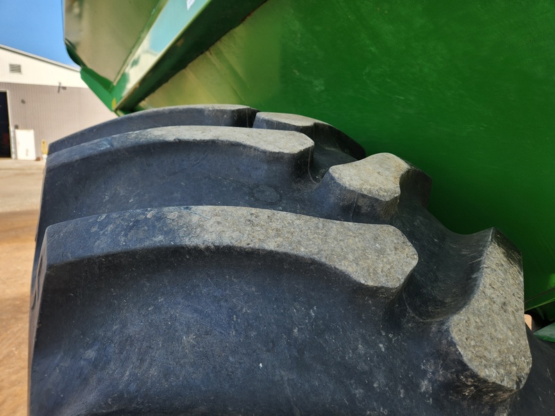 Grain Cart  Frontier GC1107 Grain Cart  Photo
