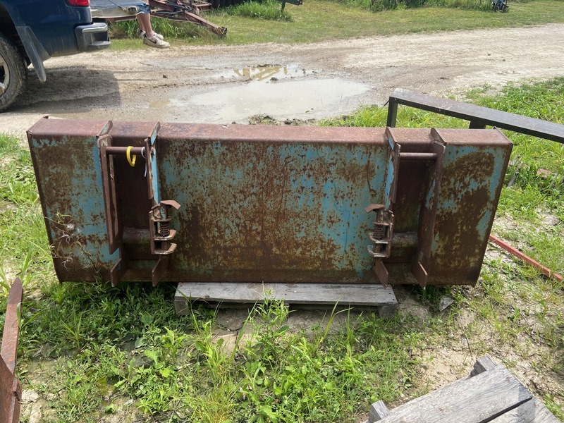 Attachments  John Deere Manure Fork - 6ft Photo