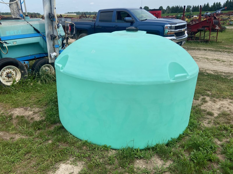Chemical/Fertilizer Application  Liquid Tank - 800 Gallons Photo