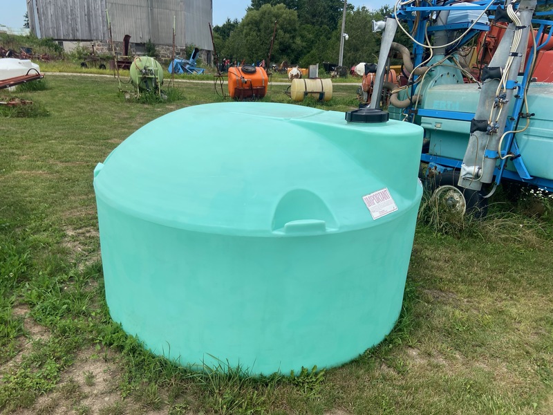 Chemical/Fertilizer Application  Liquid Tank - 800 Gallons Photo