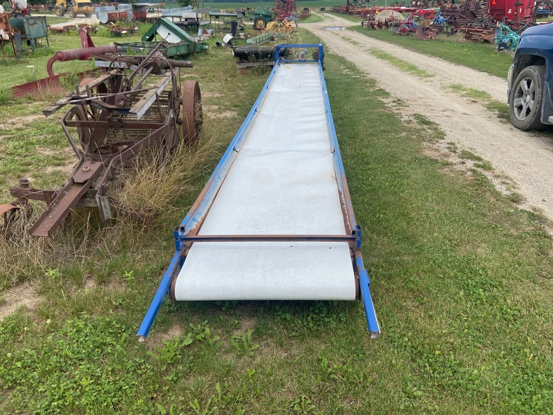 Grain Handling  Electric Belt Conveyor - 32" x 26' Photo