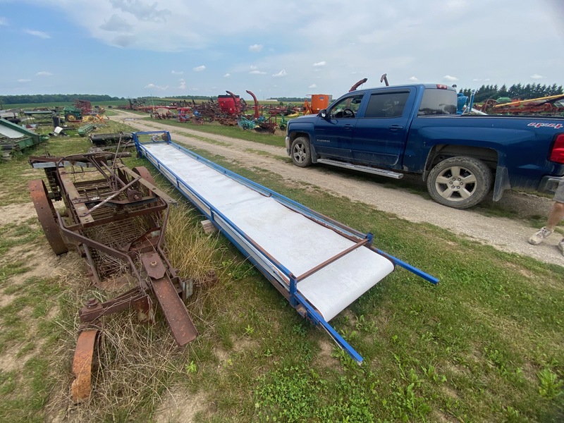 Grain Handling  Electric Belt Conveyor - 32" x 26' Photo