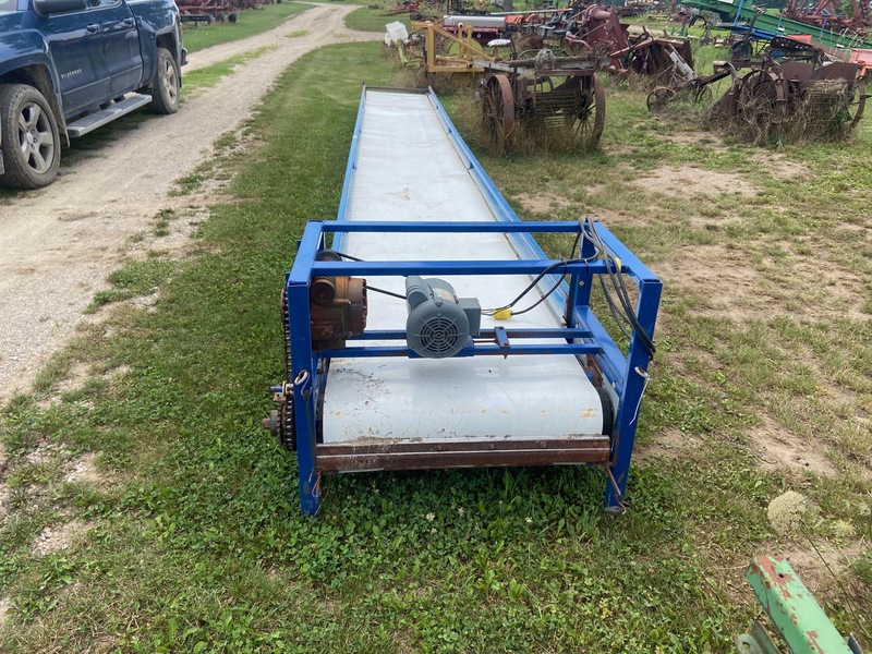 Grain Handling  Electric Belt Conveyor - 32" x 26' Photo