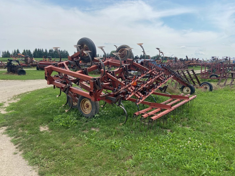 Tillage - Cultivators  Hesston 2240 Cultivator with Harrows - 22ft Photo