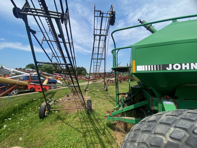 Hay/Forage/Livestock  Electric Square Bale Elevator - 40ft Photo