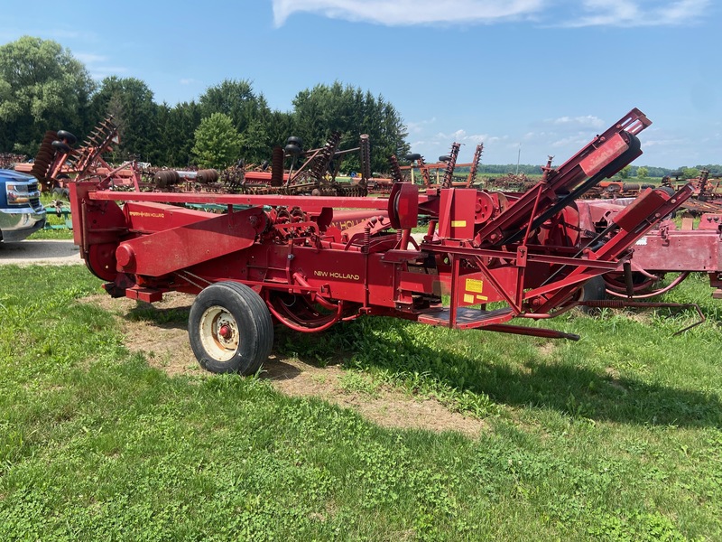 Hay/Forage/Livestock  New Holland 273 Small Square Baler with Thrower Photo
