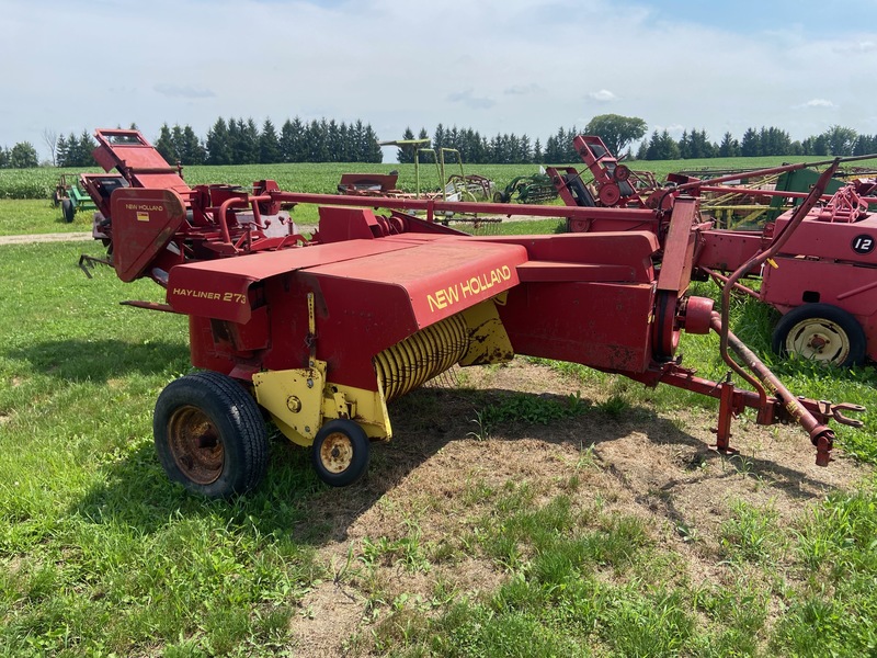 Hay/Forage/Livestock  New Holland 273 Small Square Baler with Thrower Photo