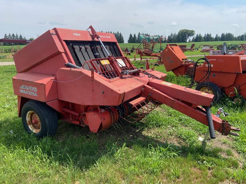 Hay/Forage/Livestock  New Idea 484 Round Baler with Monitor Photo