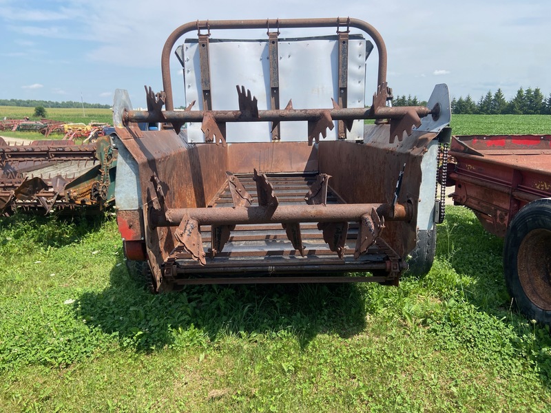Manure Equipment  New Idea 3743 Manure Spreader - Double Beater and End Gate Photo