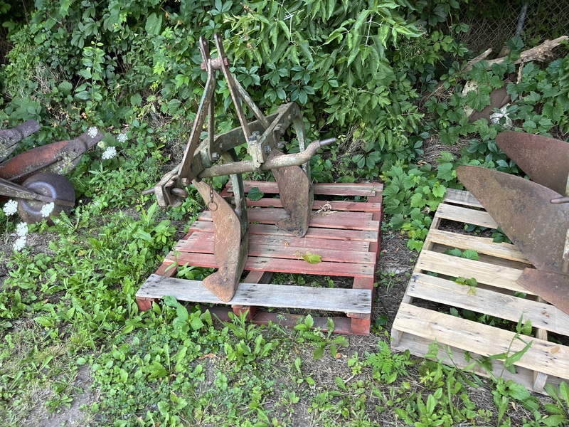 3 point hitch attachments- plows/ disc, 