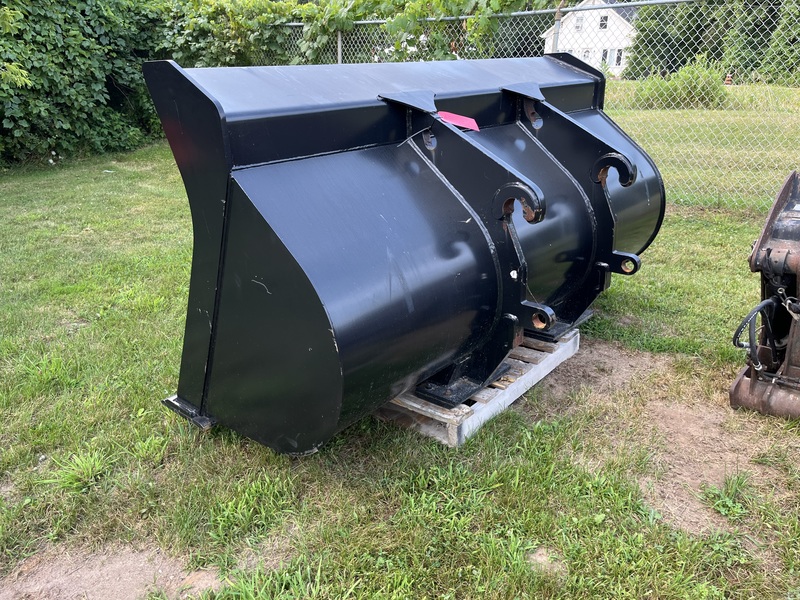 3 Yard Loader bucket with JRB 416  Qtach 