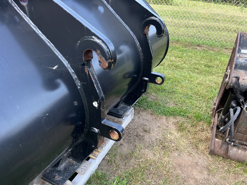 3 Yard Loader bucket with JRB 416  Qtach 