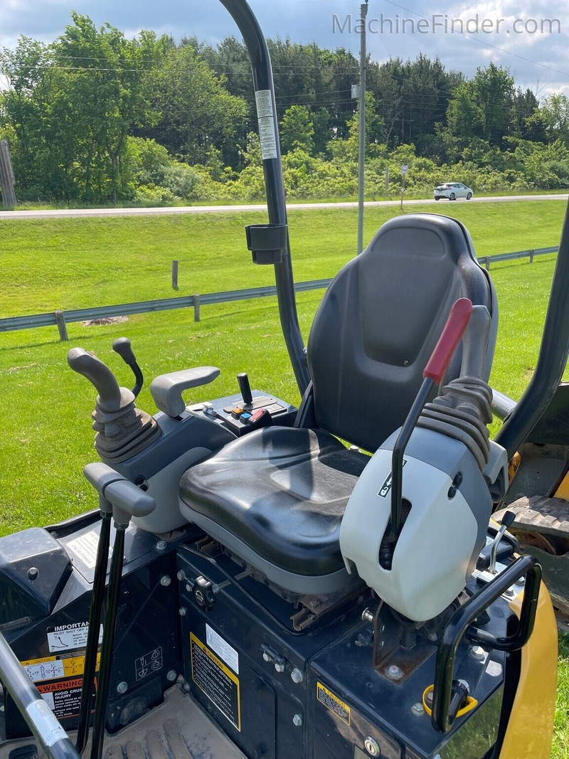 Construction  2020 John Deere 17G Compact Excavator Photo