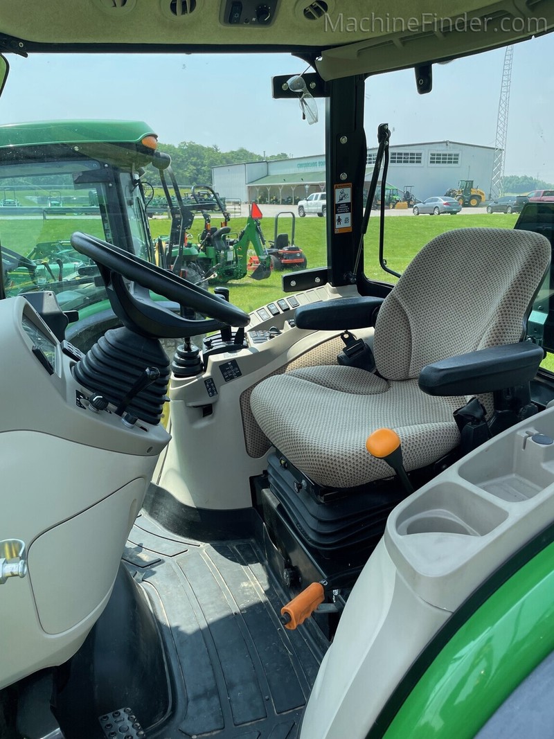 Tractors  2022 John Deere 4066R Tractor Photo