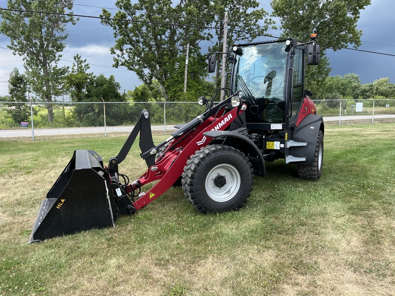 Yanmar V7 Compact Wheel Loader 